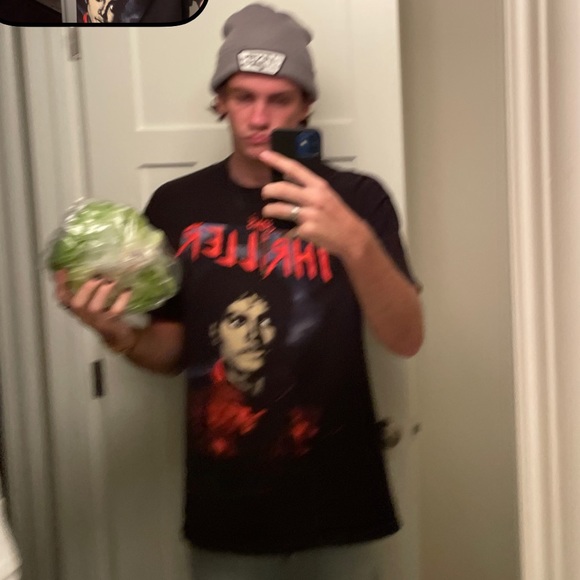 Meet your Posher, Taylor - Picture 3 of 4